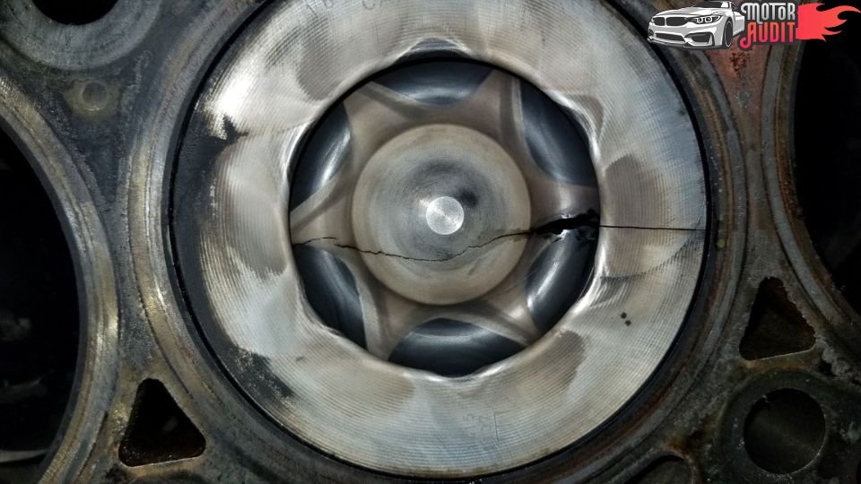 6.4L Powerstroke Cracked Piston
